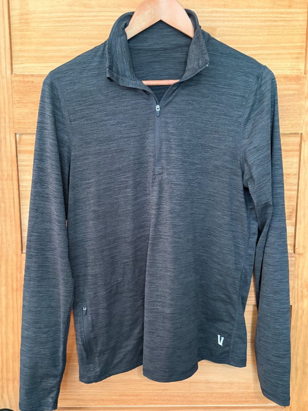 Vuori Men's Ease Performance Half Zip Lightweight Pullover Charcoal Gray size S